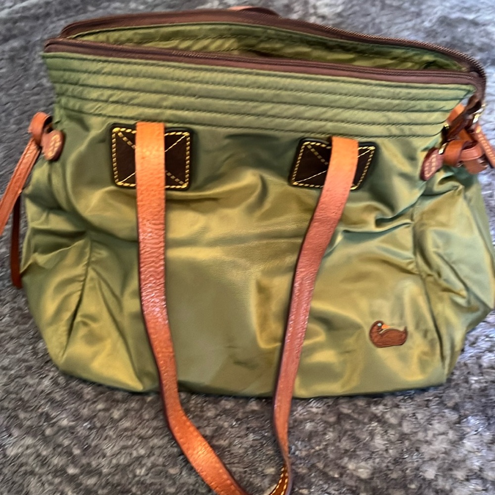 Dooney & Bourke Victoria tote.
